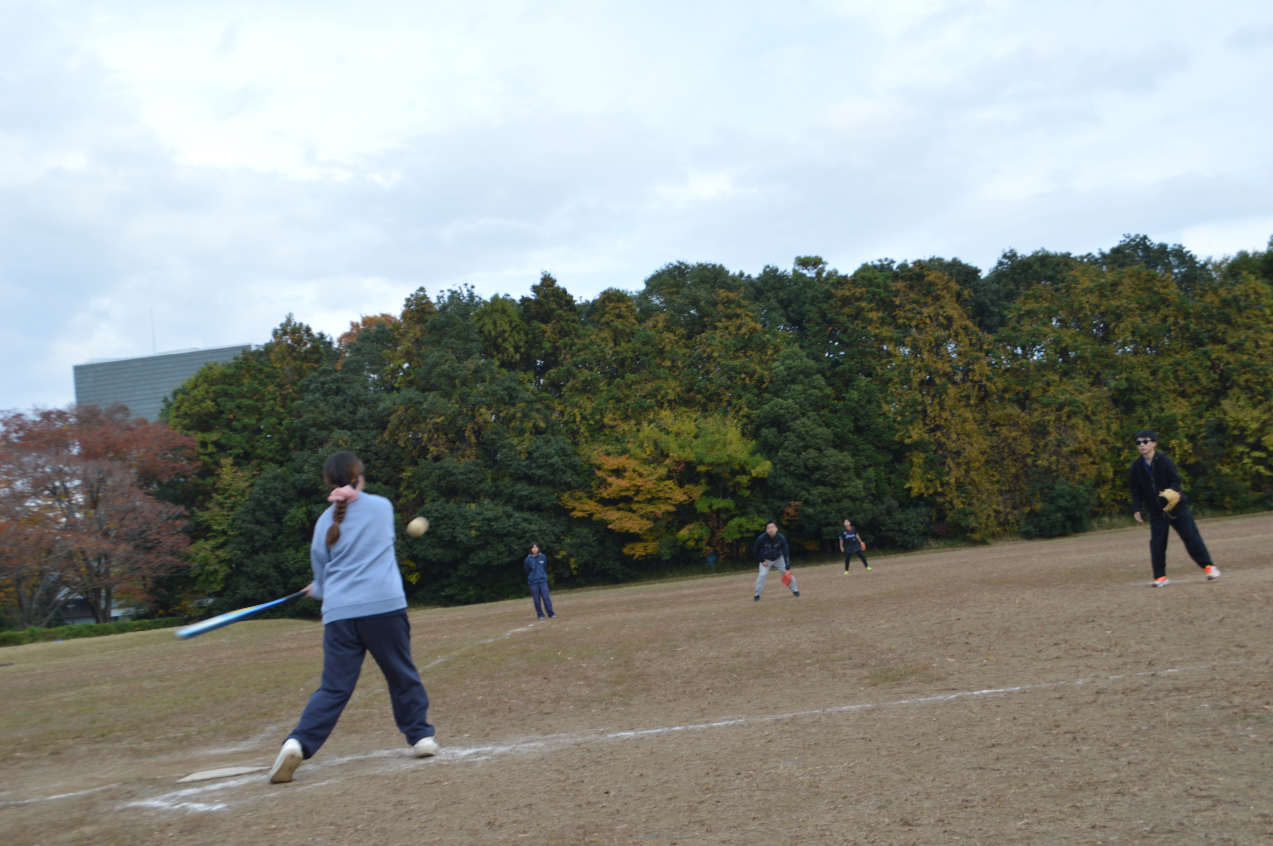 ソフトボールの競技風景