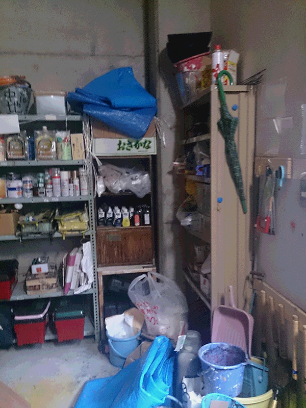 舞台美術道具置き場